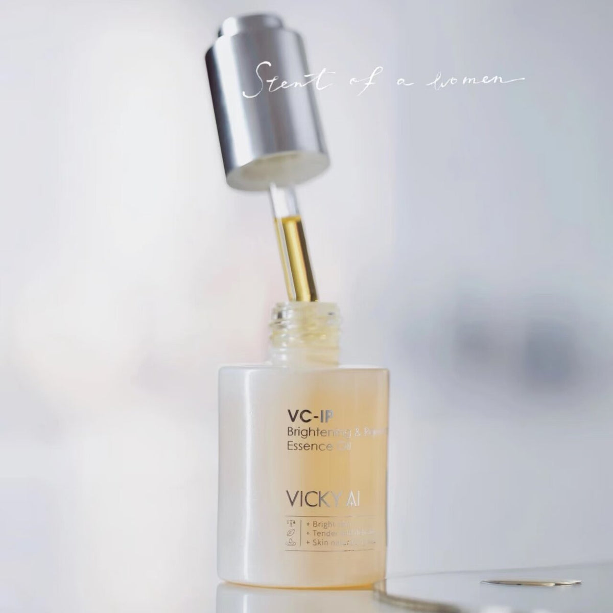 VICKY AI Vc-Ip Brightening & Rejuvenate Essence Oil 30ml
